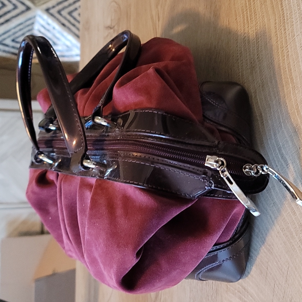 Beijo Suede Tote Cranberry & Eggplant - Picture 3 of 6